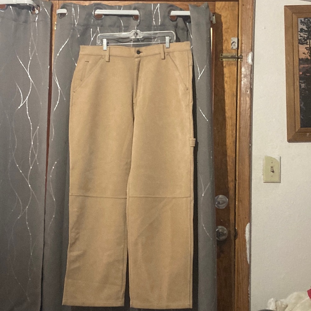 Koman sz 40x32 tan faux suede cargo pants